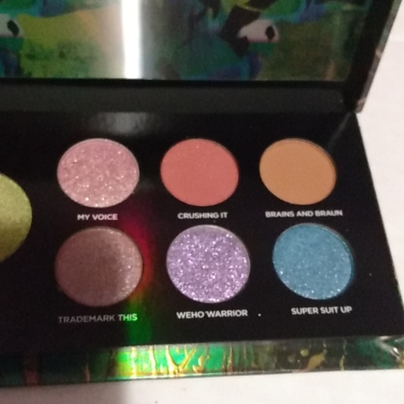 Urban decay she/hulk collerbration with marvel studios new in the box - Picture 8 of 10